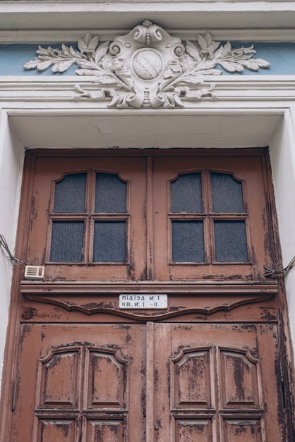 How to unlock manual garage door from outside