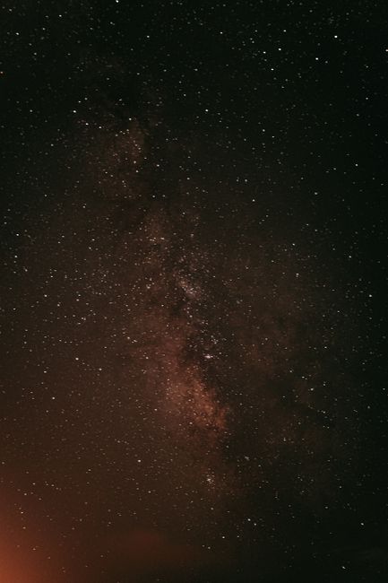 Fotomural Vista fascinante del cielo nocturno estrellado que muestra la galaxia de la Vía Láctea.