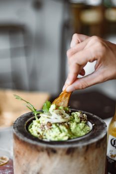Enchiladas de haricots noirs et de patates douces rôties