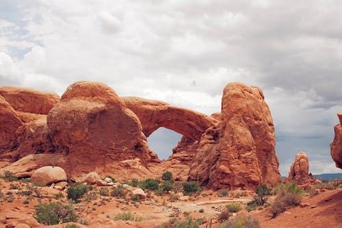 Free Безкоштовне стокове фото на тему «moab, білі хмари, геологічна формація» Stock Photo