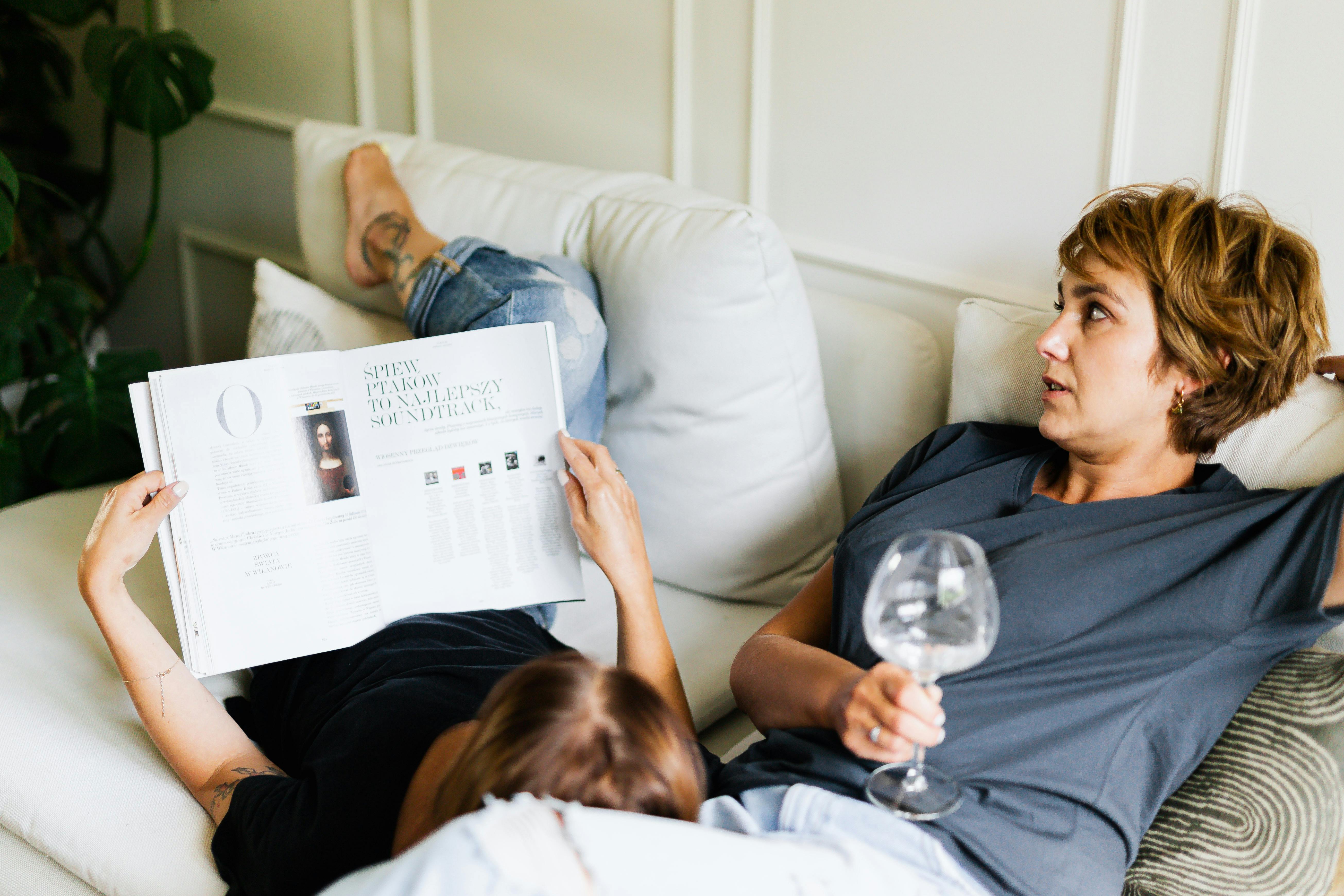 general lifestyle magazine — Photo by www.kaboompics.com on Pexels