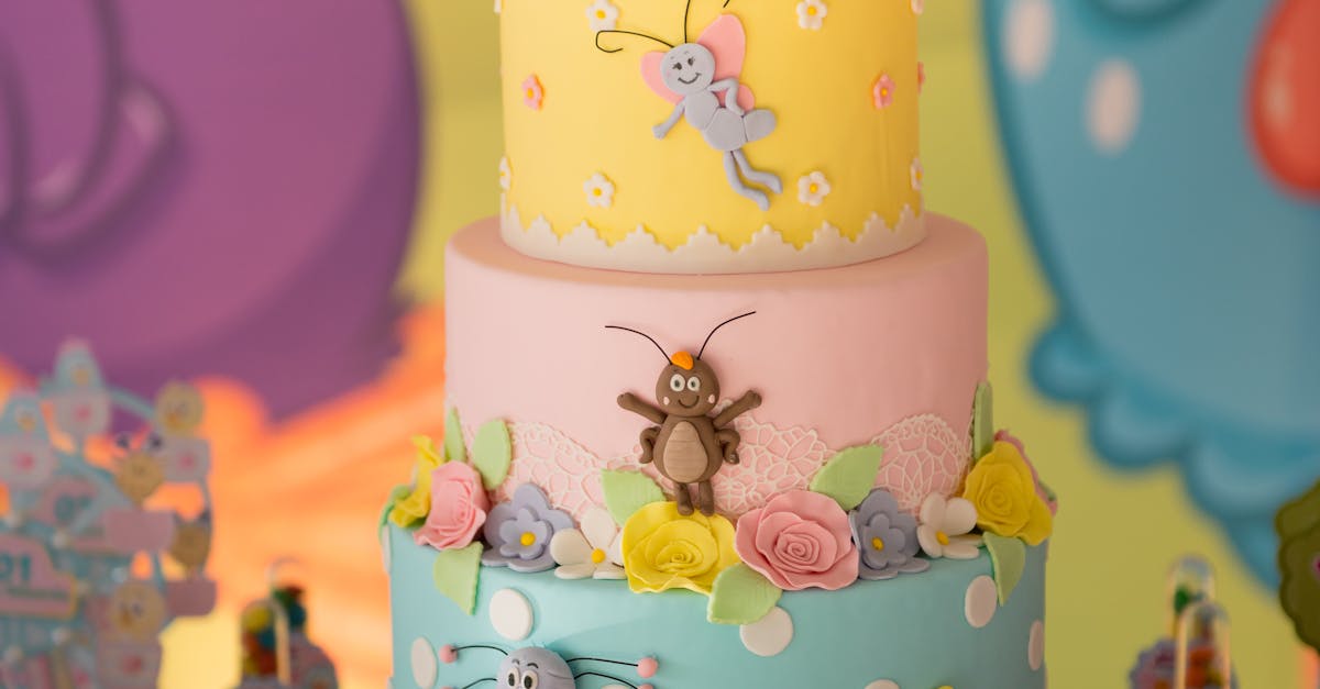 How to ice a cake smoothly with fondant
