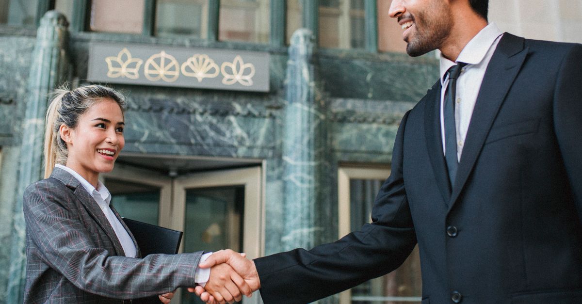 Strategic Enterprise LLM Selection: Capabilities, Cost, & Operational Realities