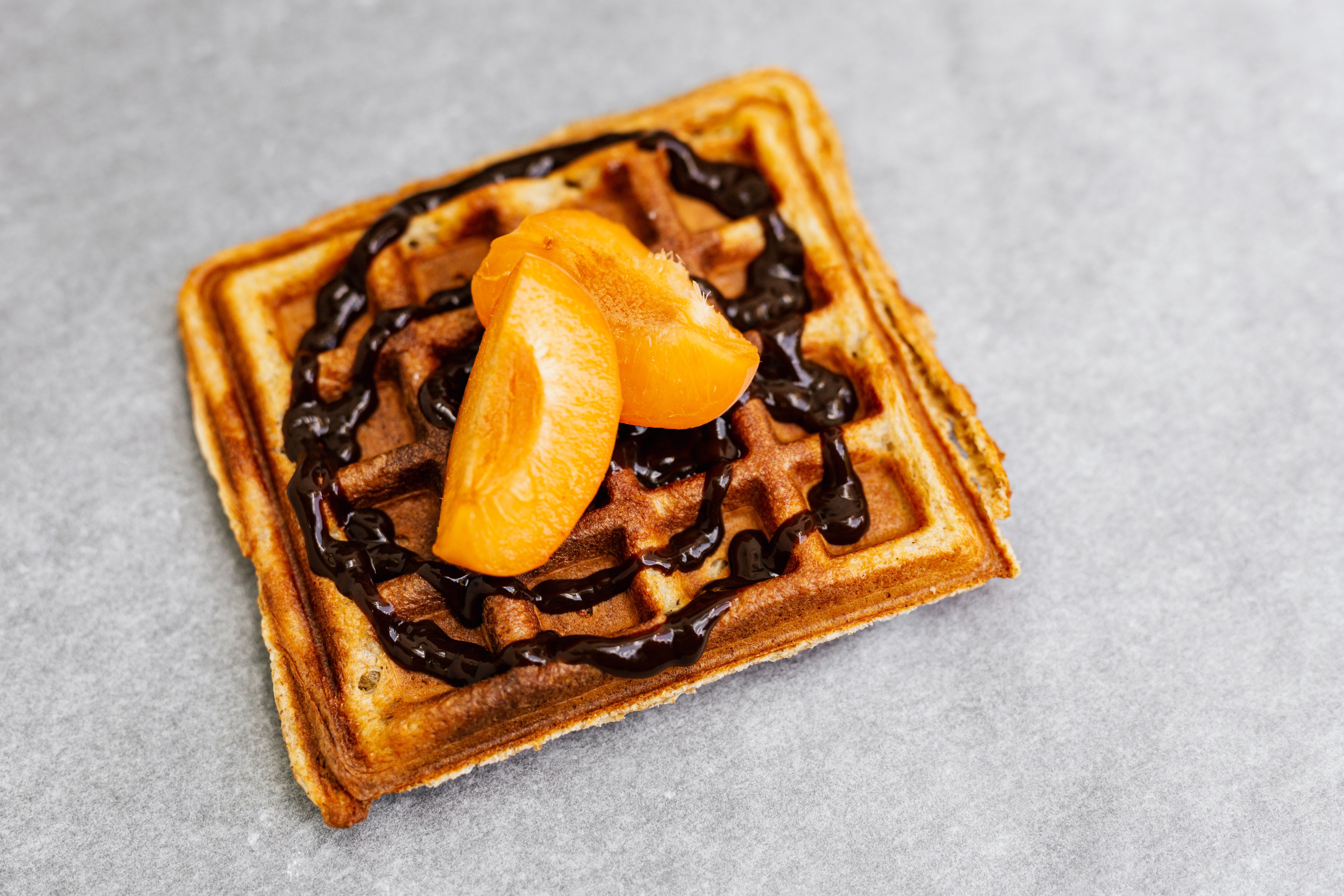 Waffeleisen 2026: 3 Top-Modelle + klassische Waffel-Rezepte — Hero-Aufnahme