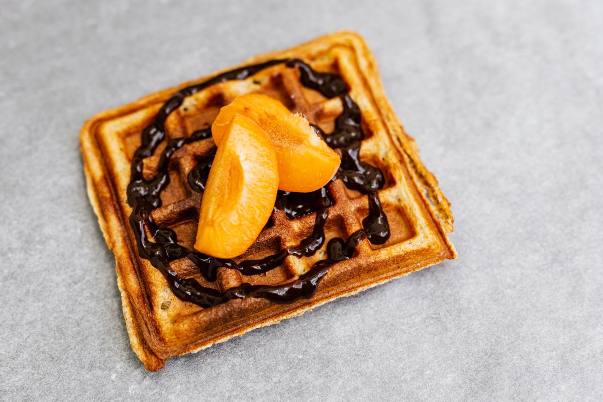 Waffeleisen 2026: 3 Top-Modelle + klassische Waffel-Rezepte — Hero-Aufnahme