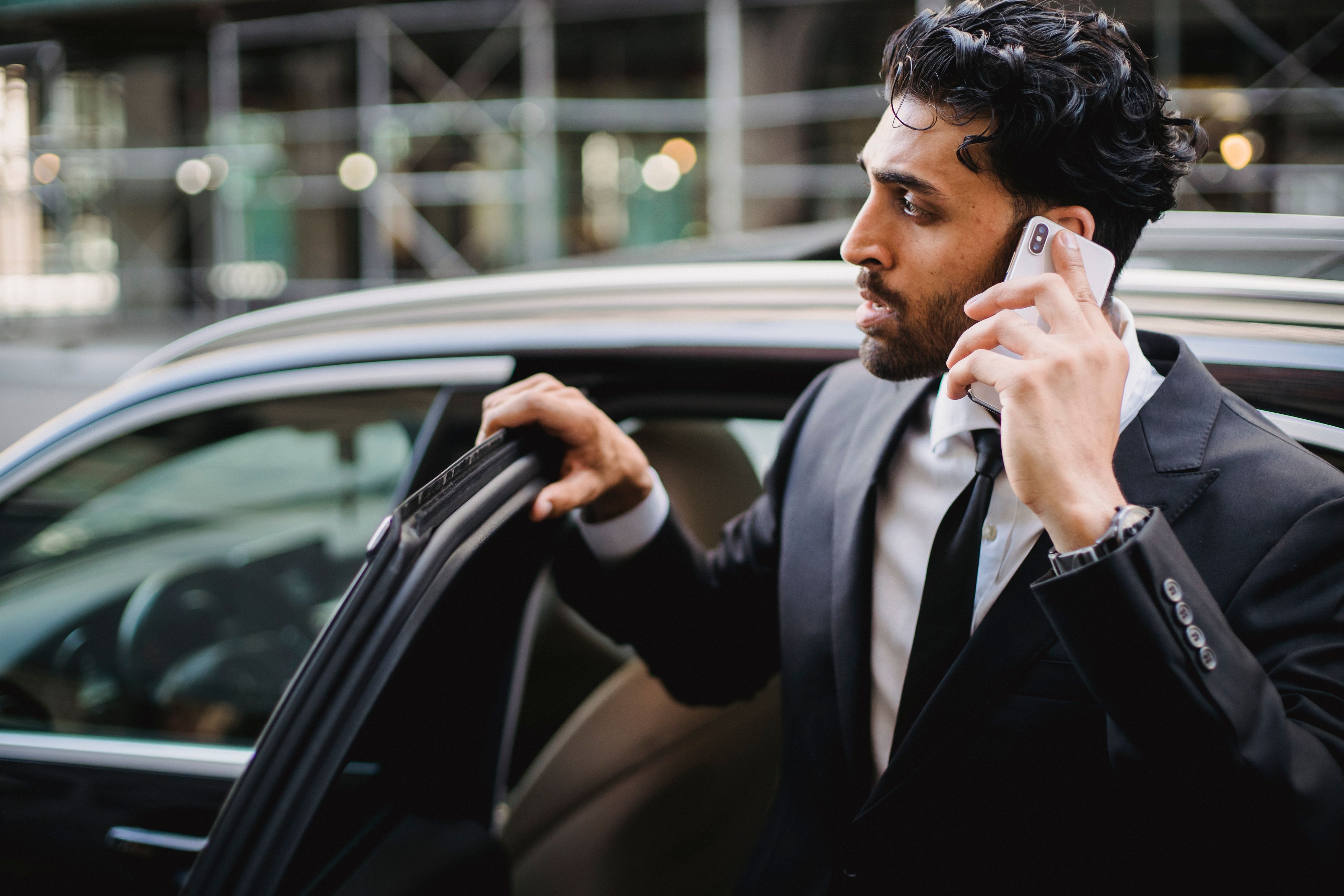 Chauffeur Questions, Answered — luxury chauffeur travel