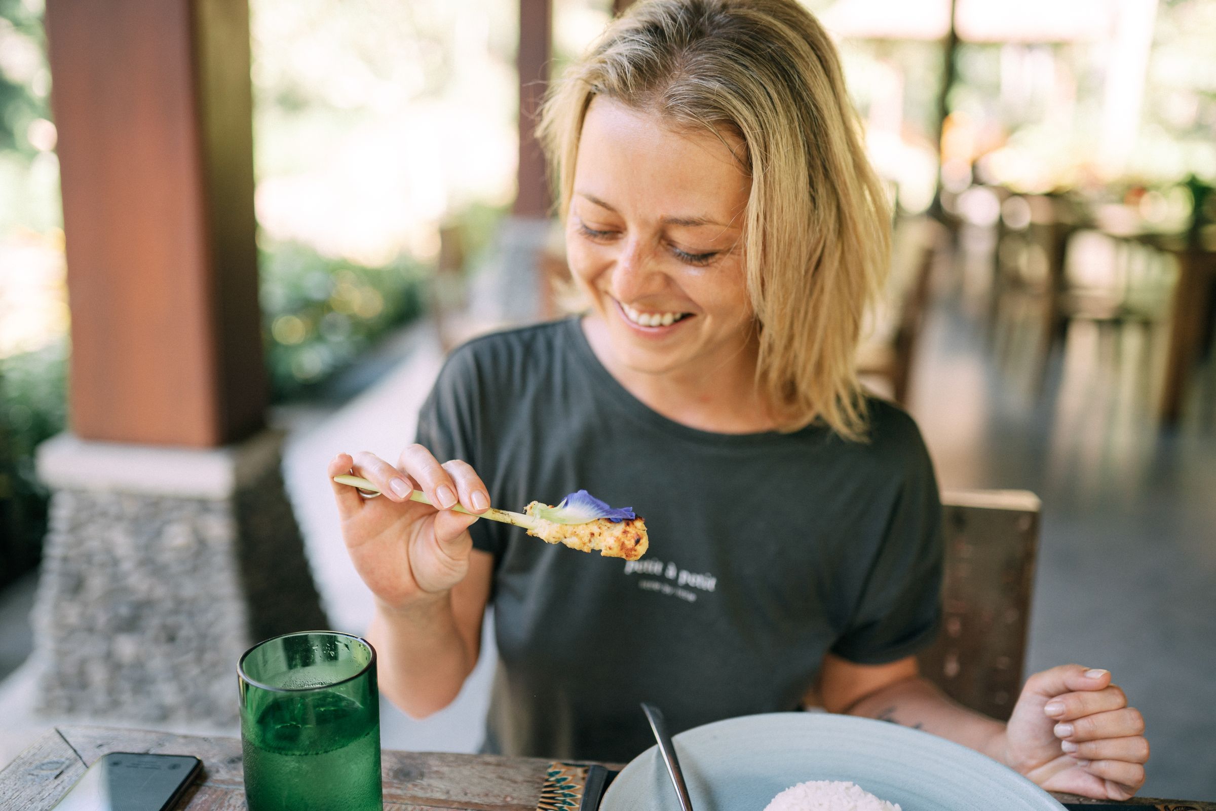Restaurant Mamasan kipsaté met pindasaus
