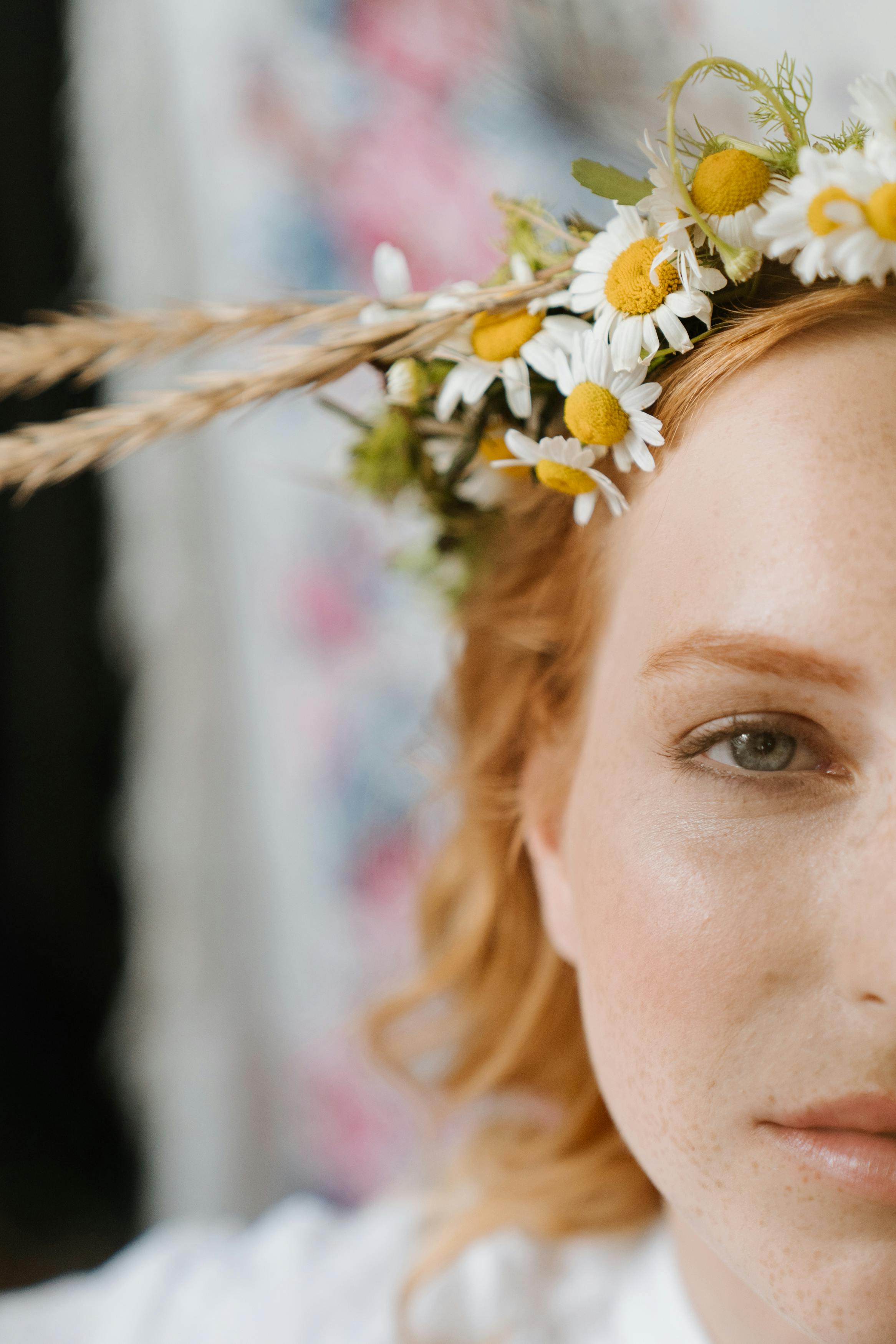 woman with white and yellow flower on her head