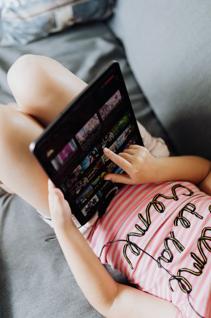 Tips Aman Menjelajahi Konten Digital Tips Aman Menjelajahi Konten Digital