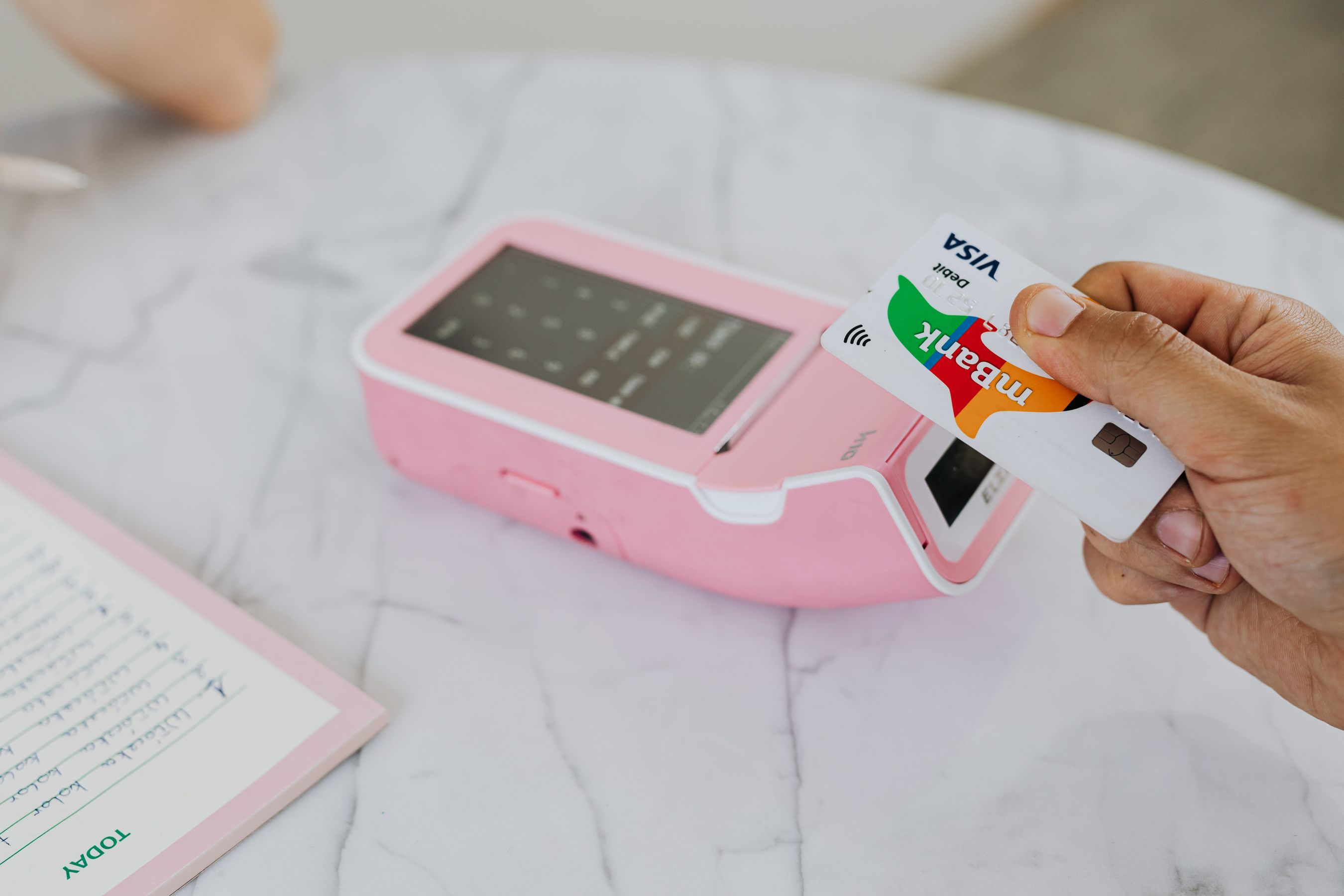 Checkout analytics dashboard with payment method and drop-off segmentation