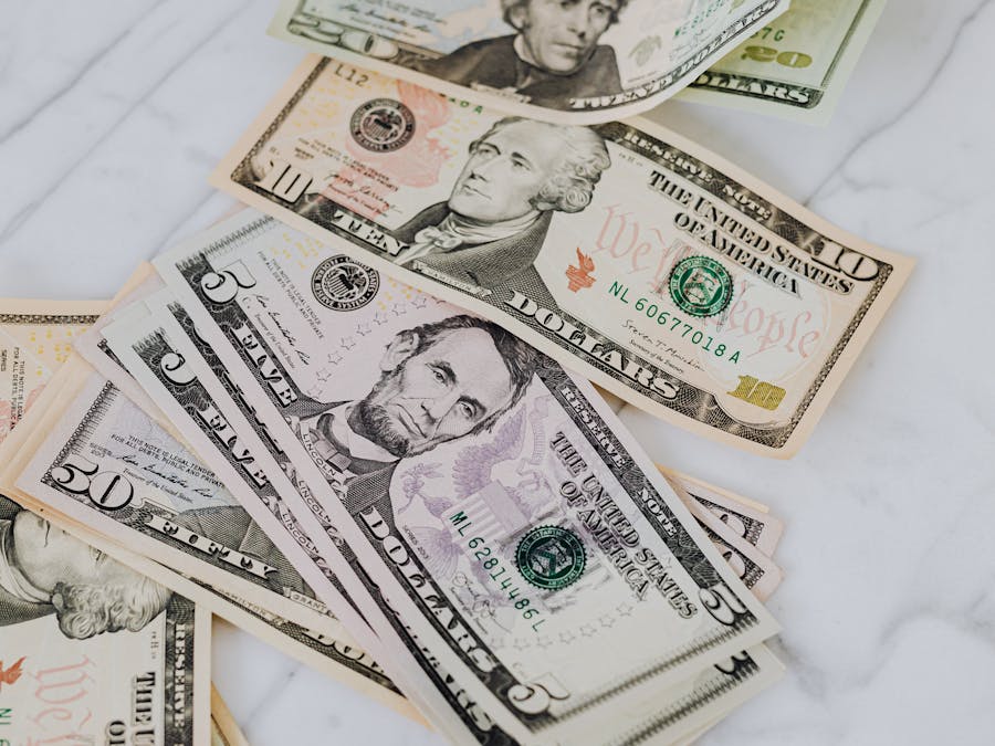 Does Amazon pay every week?