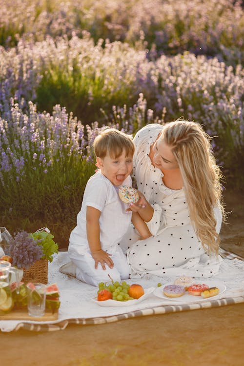 Immagine gratuita di bambino, campo, carino