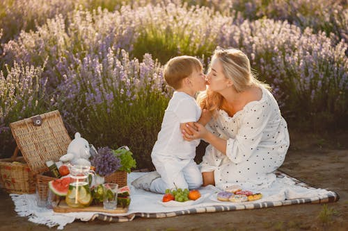 Photos gratuites de affection, clairière, enfance