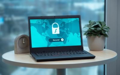 Cập nhật Patch Tuesday kỷ lục của Microsoft sửa gần 1.000 lỗ hổng