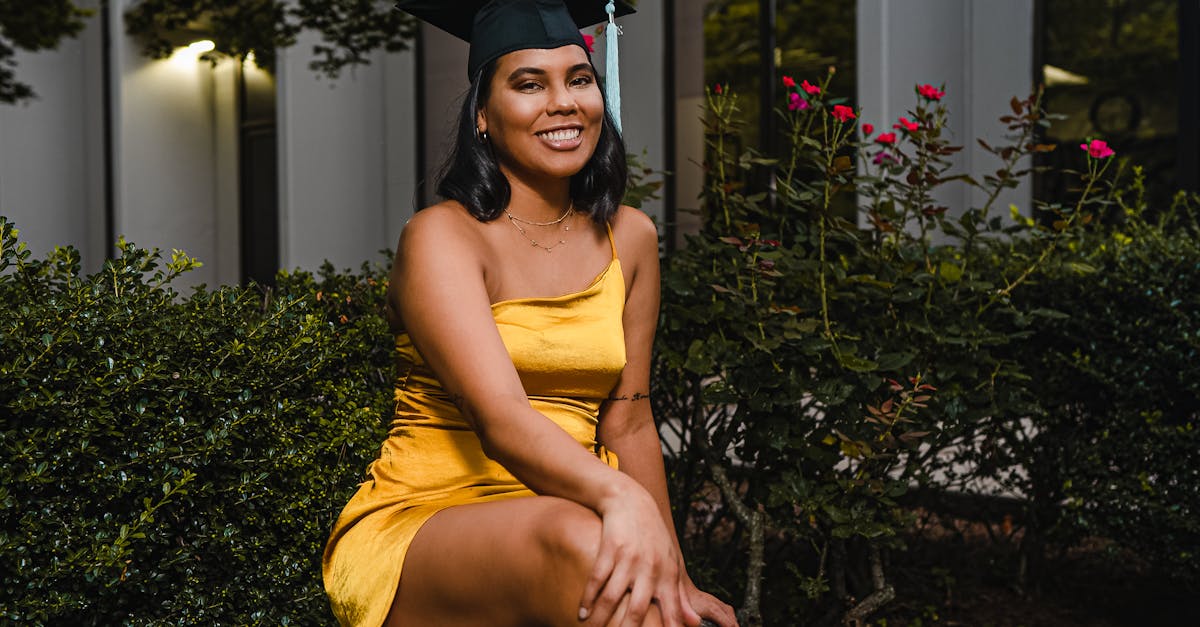 How to wear graduation cap