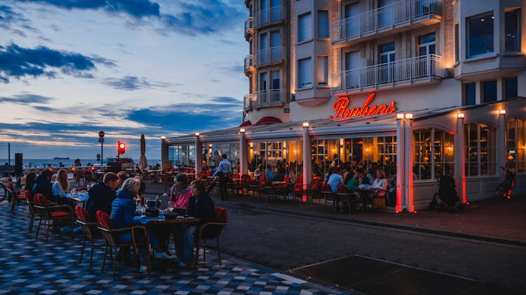 People On The Seaside Restaurant 