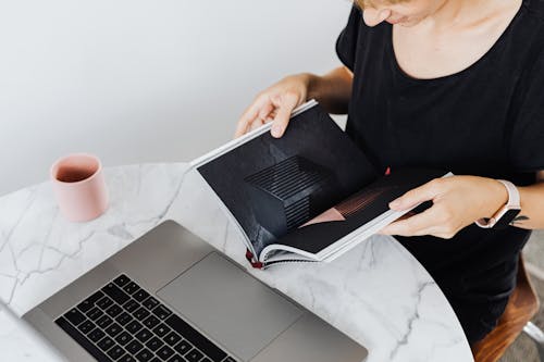 Gratis stockfoto met bedrijf, boek, bureau