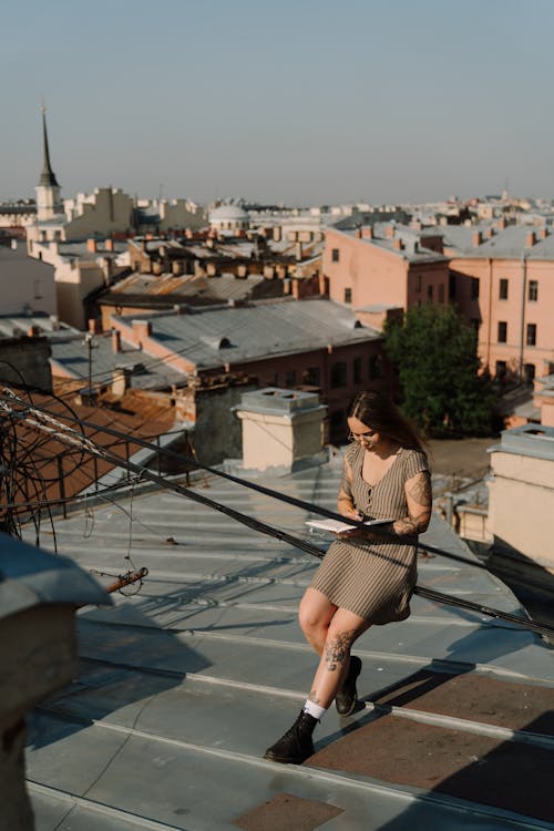 Fotobanka s bezplatnými fotkami na tému budova, denné svetlo, dom