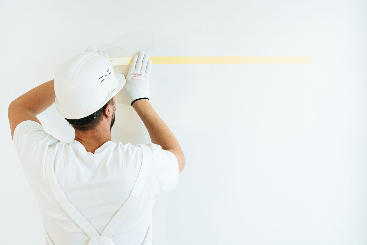 Prix d'un peintre au m² : tarifs et devis 2026 - Comment est calculé un devis de peinture ?