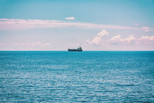 Fotobanka s bezplatnými fotkami na tému krajina pri mori, kývať, loď