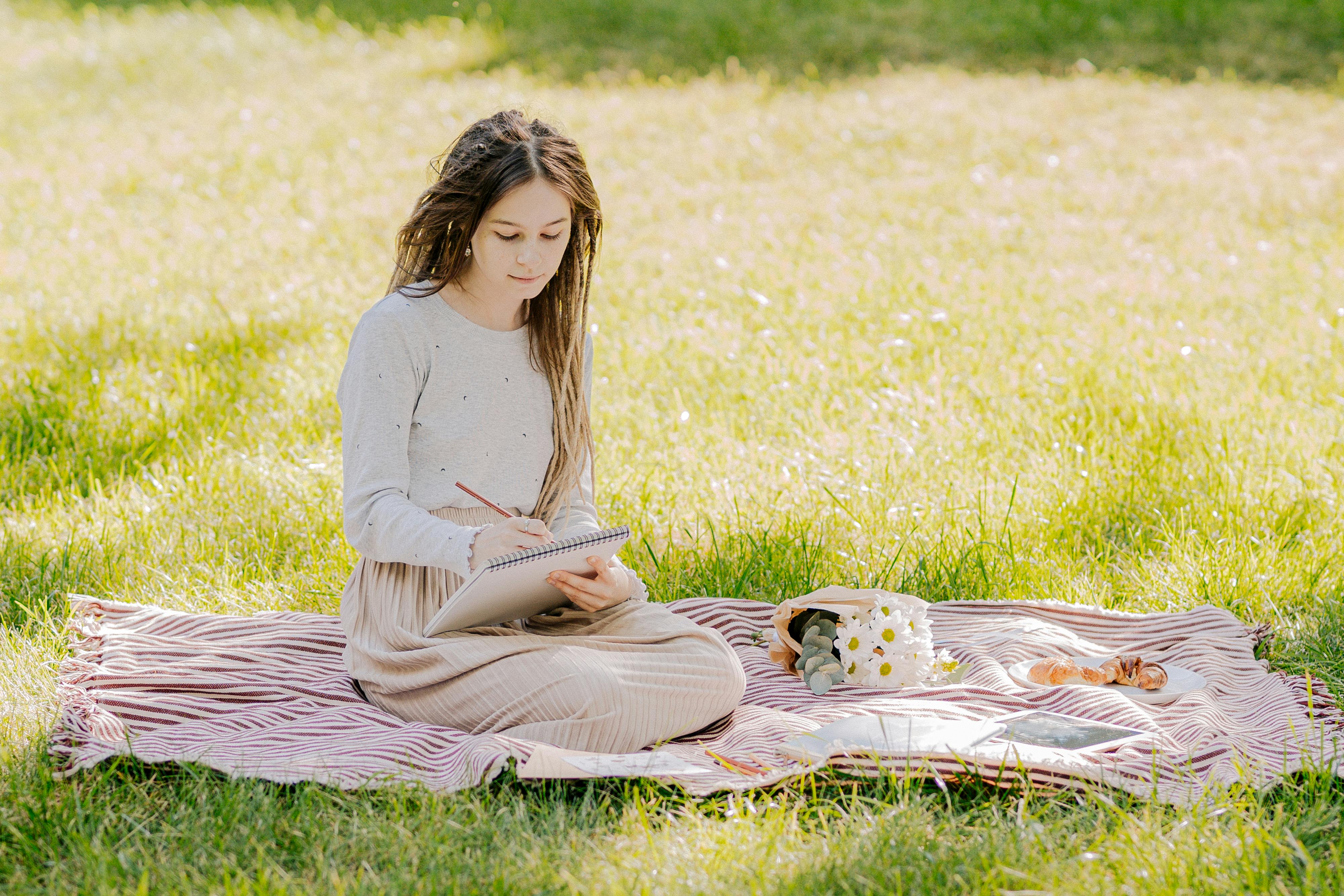 There's an 'art' to writing AI prompts for personal finance, MIT professor says — Photo by Antoni Shkraba Studio on Pexels