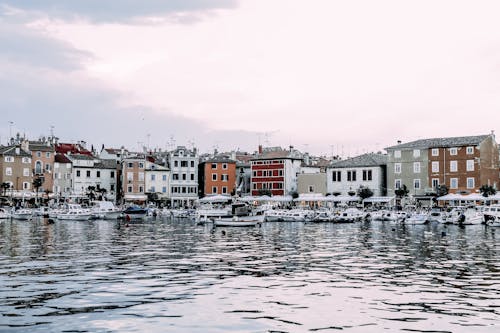 Kostnadsfri bild av arkitektur, båt, bo