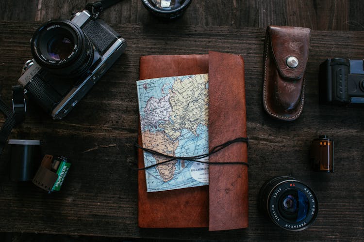 Traveler Set With Diary And Map