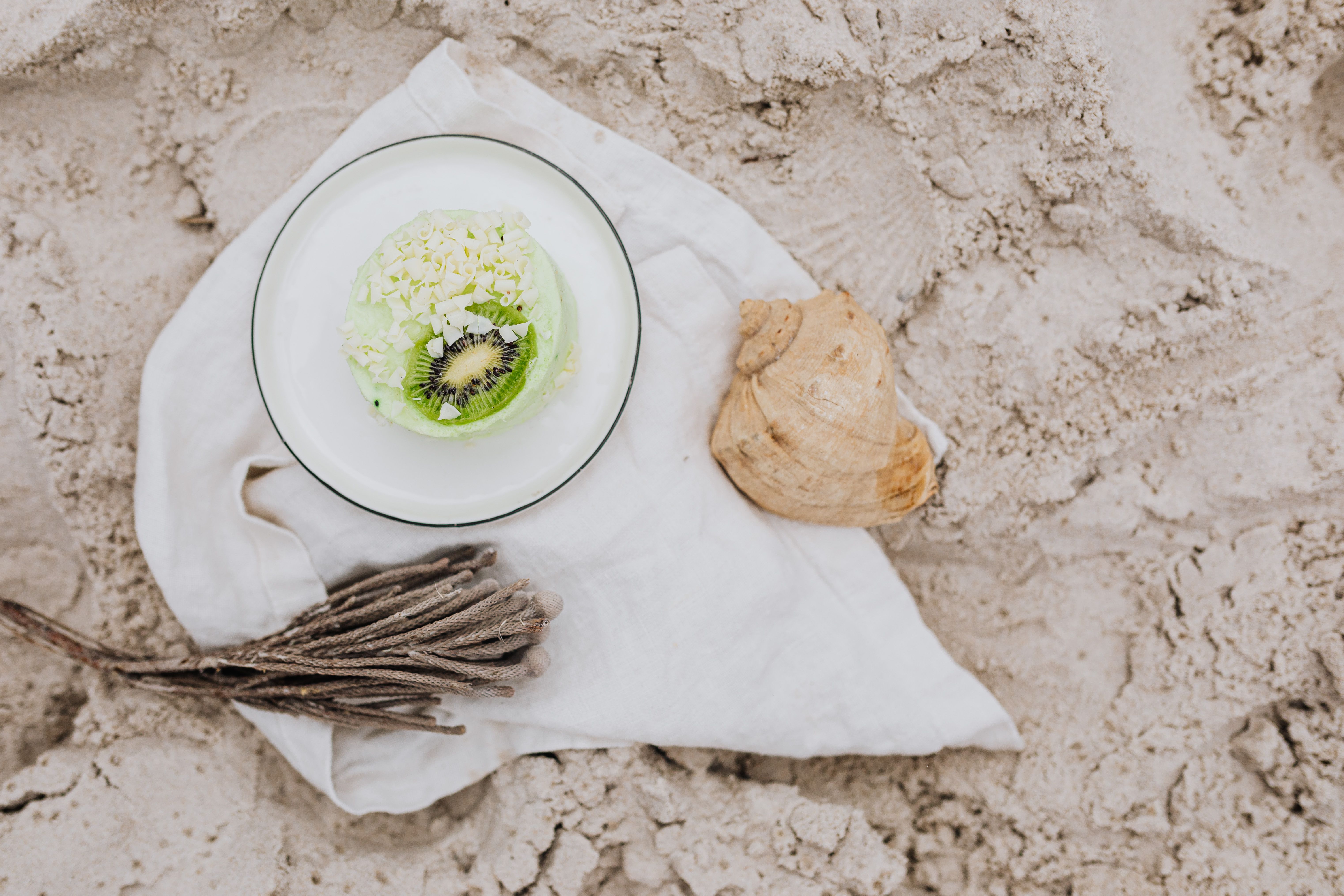Summer Dessert Trends Focus on Portability, Global Flavors, and Cold Hybrids
