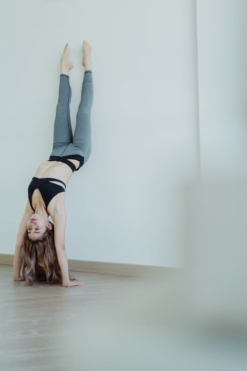 Foto profissional grátis de alongamento, atividade física, balança