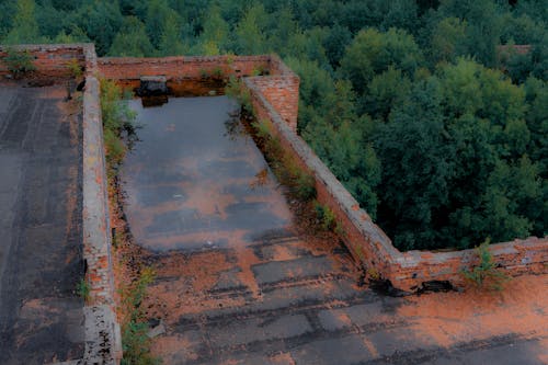 Free Old brick roof of abandoned building Stock Photo