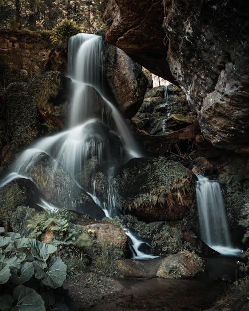Бесплатное стоковое фото с водопад, водопады, длинная экспозиция