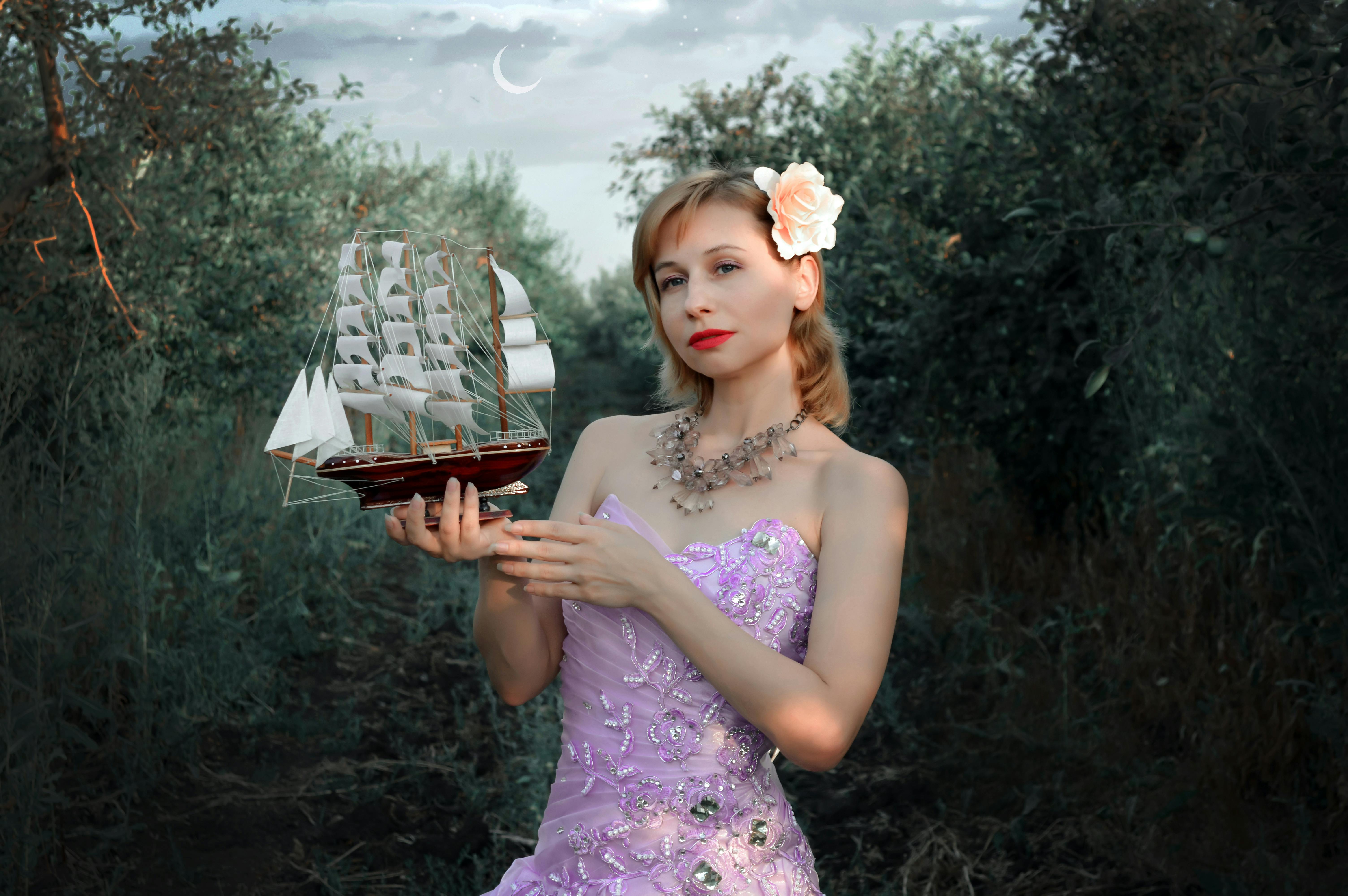 Kostnadsfria Kostnadsfri bild av blomma i hår, drömmande, fantasi Stock foto