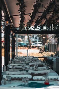 A beautifully arranged outdoor dining area in Istanbul with elegant decor and seating.