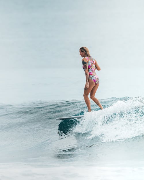 Fotos de stock gratuitas de actitud, Canon, chica surfista