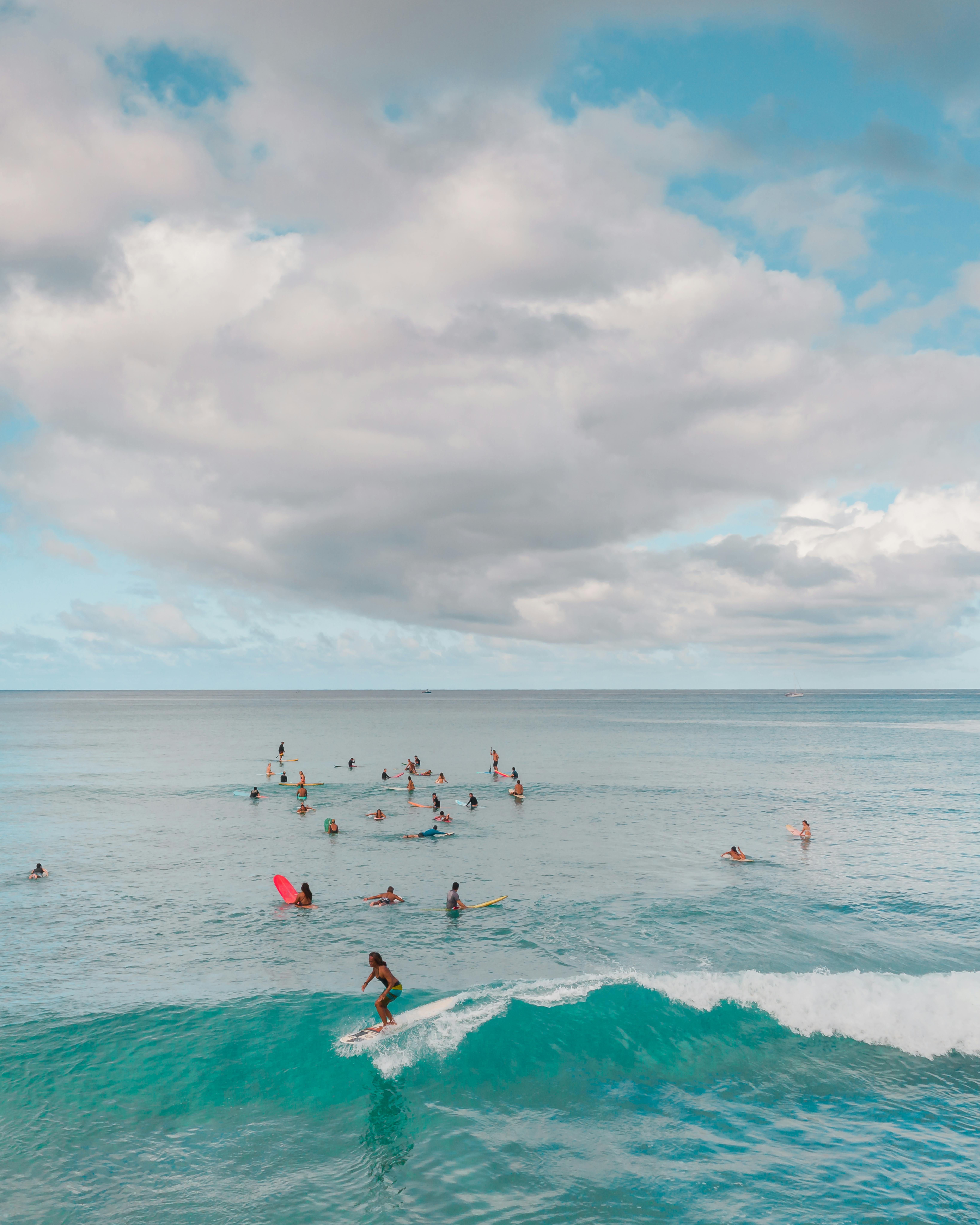How to Learn to Surf in Tahiti: Schools, Spots & Essential Beginner Tips