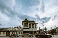 Taxis Queuing in Old Town