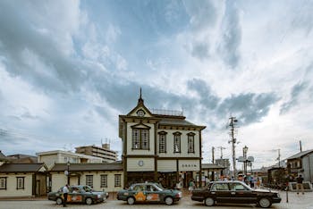 Taxis Queuing in Old Town