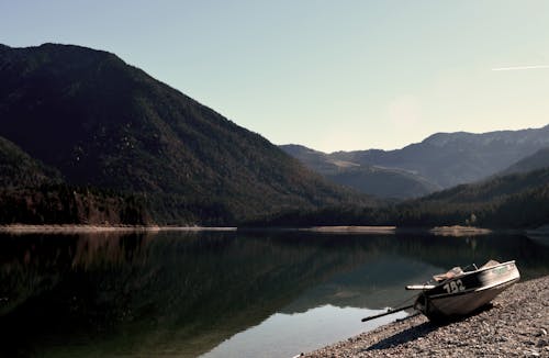 Základová fotografie zdarma na téma člun, hory, jezero