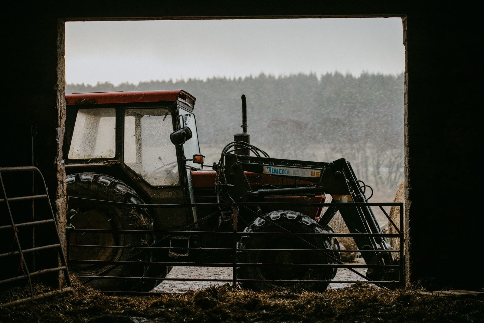 Farm solar on an agricultural shed near Dunfermline