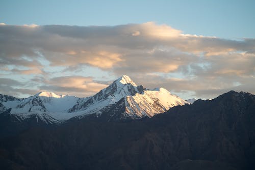 Kostnadsfria Kostnadsfri bild av bergskedja, bergstopp, gryning Stock foto