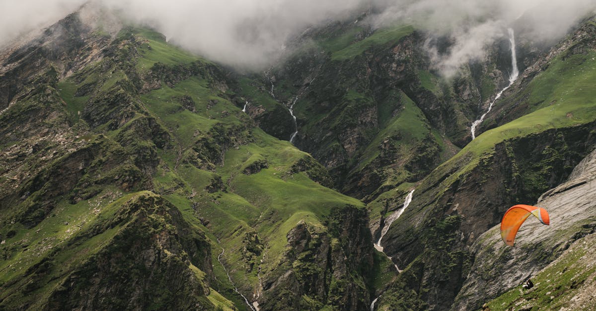 10 ActivitĂ©s ExtrĂȘmes Ă Essayer au Moins Une Fois