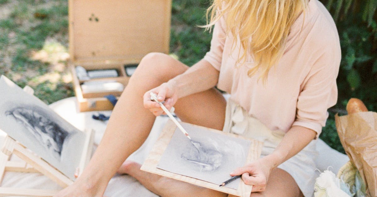 How to become a nail artist UK
