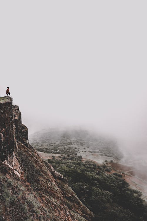 Darmowe zdjęcie z galerii z góra, krajobraz, mglisty