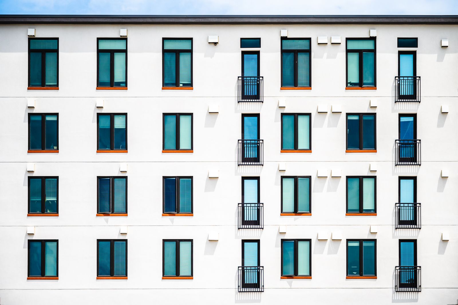 Modern apartman dış cephesi