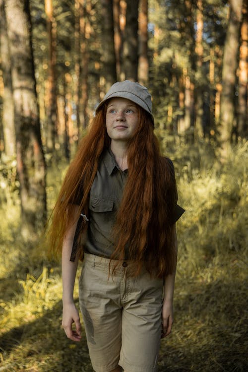 Bezpłatne Darmowe zdjęcie z galerii z długie włosy, dziewczyna, las Zdjęcie z galerii