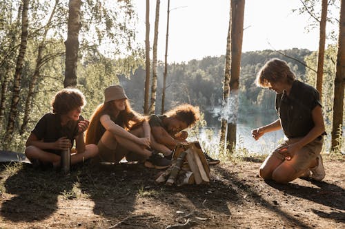 Kostenloses Stock Foto zu campen, freunde, jugendliche