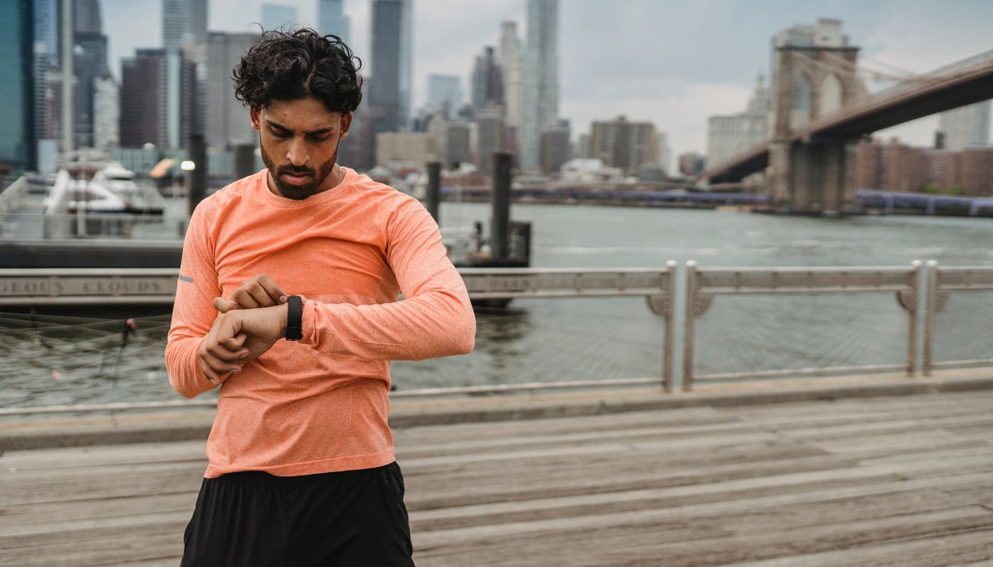 jogging challenge week 6 — Man in Sports Clothing Checking his Stopwatch · Free. Photo: Pexels