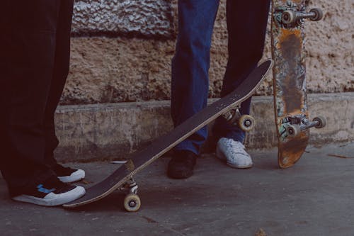 Δωρεάν στοκ φωτογραφιών με skateboarders, skateboards, αθλητικά παπούτσια