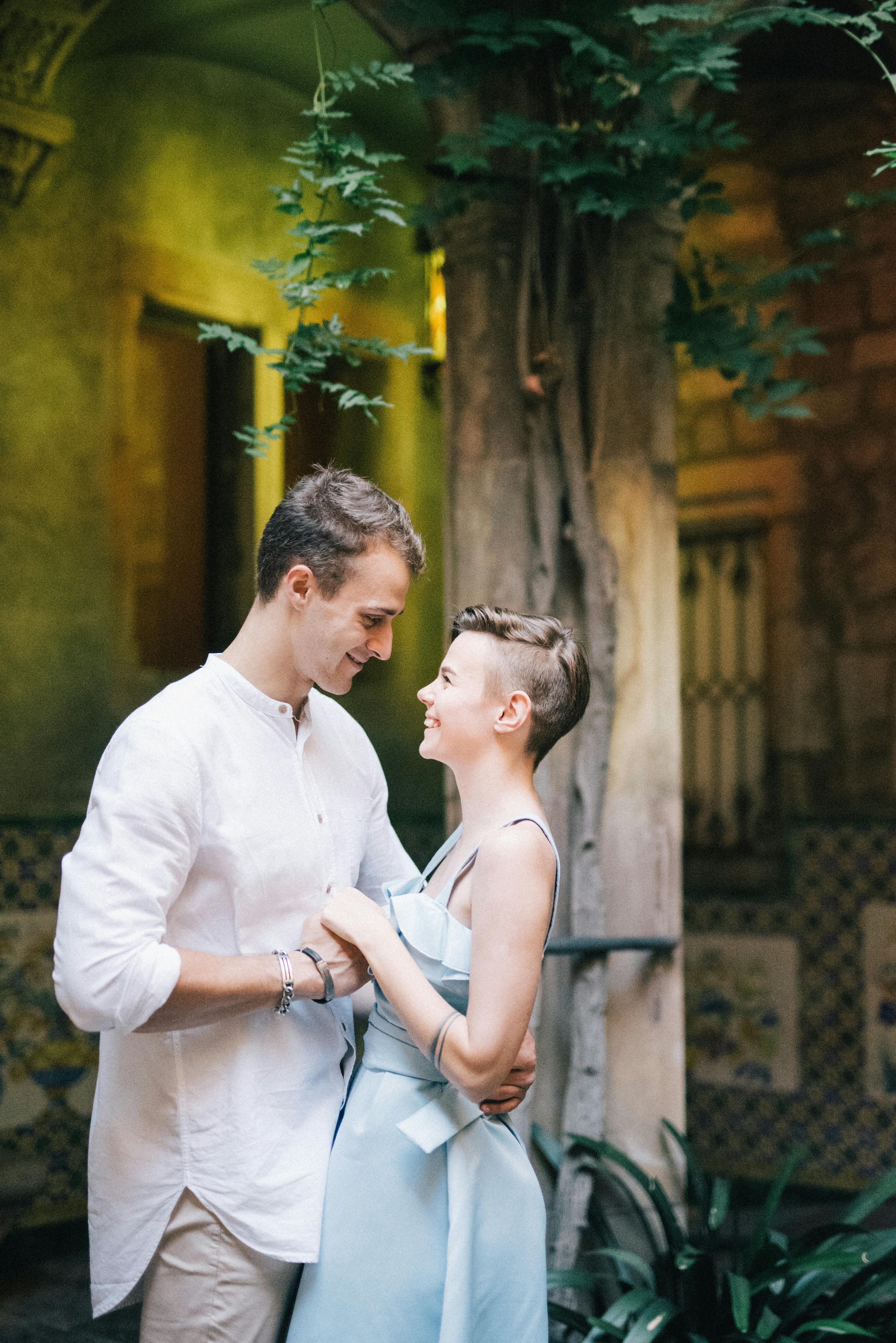 How long should you be together before saying I love you?