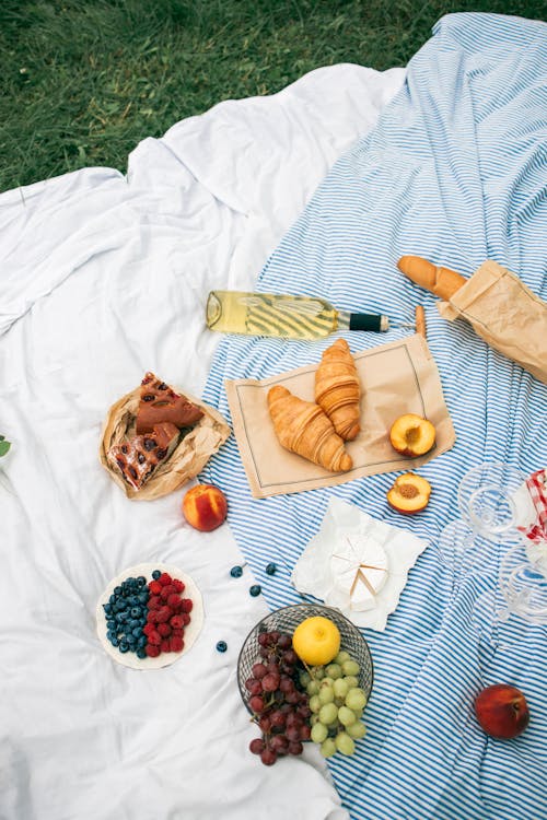 Foto profissional grátis de alimento, bagas, baguete